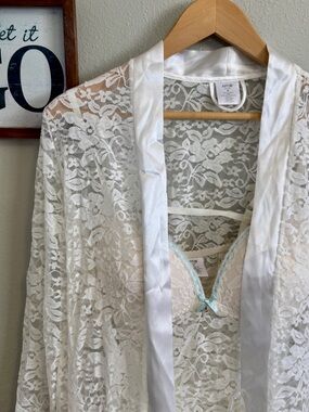 Apt. 9 White / Cream Lace Robe and Chemise with Blue Trim
